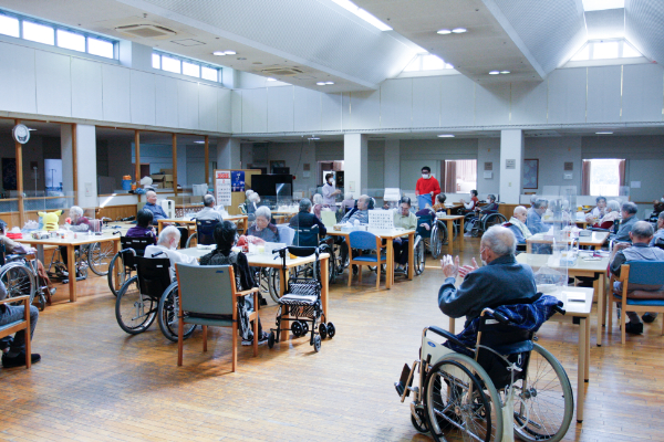 食堂兼レクレーションルーム