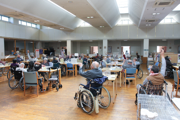 食堂兼レクレーションルーム